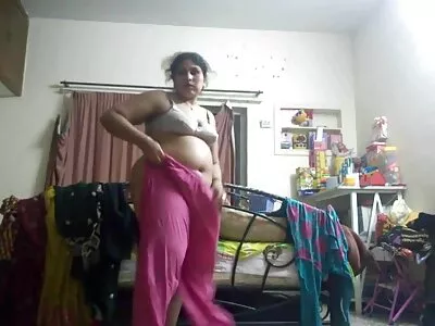 Lusty শ্যামাঙ্গিনী BF এর মেকানিক সেক্সি ভিডিও চুদাচুদি তার বিশাল মাই সঙ্গে seduces